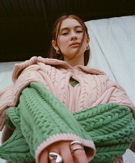 Lola Tung erwachsene erotische galerien