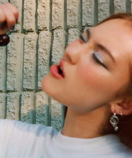 Lola Tung Profilfoto