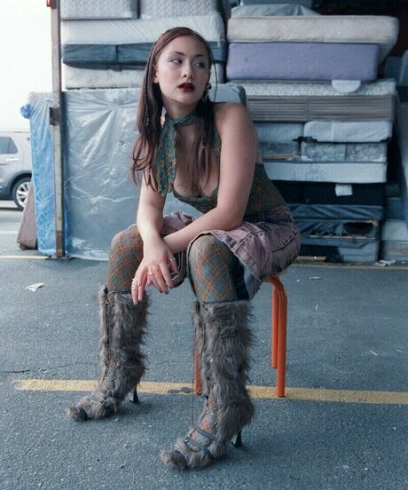 Lola Tung exklusive xxx galerien