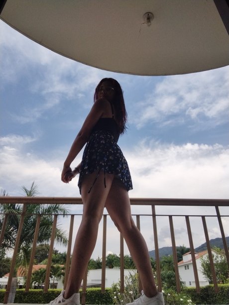 Laura Ruiz hd top foto