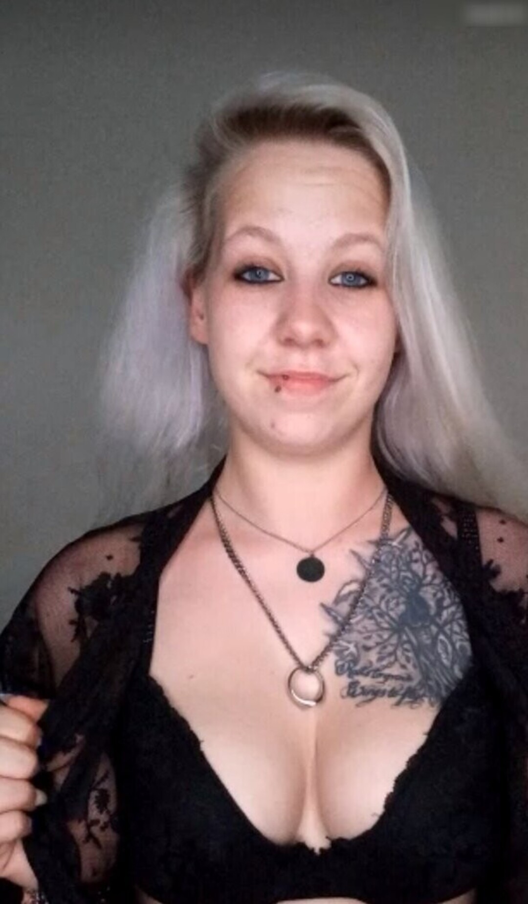 breite onlyfans exklusive sexy bilder