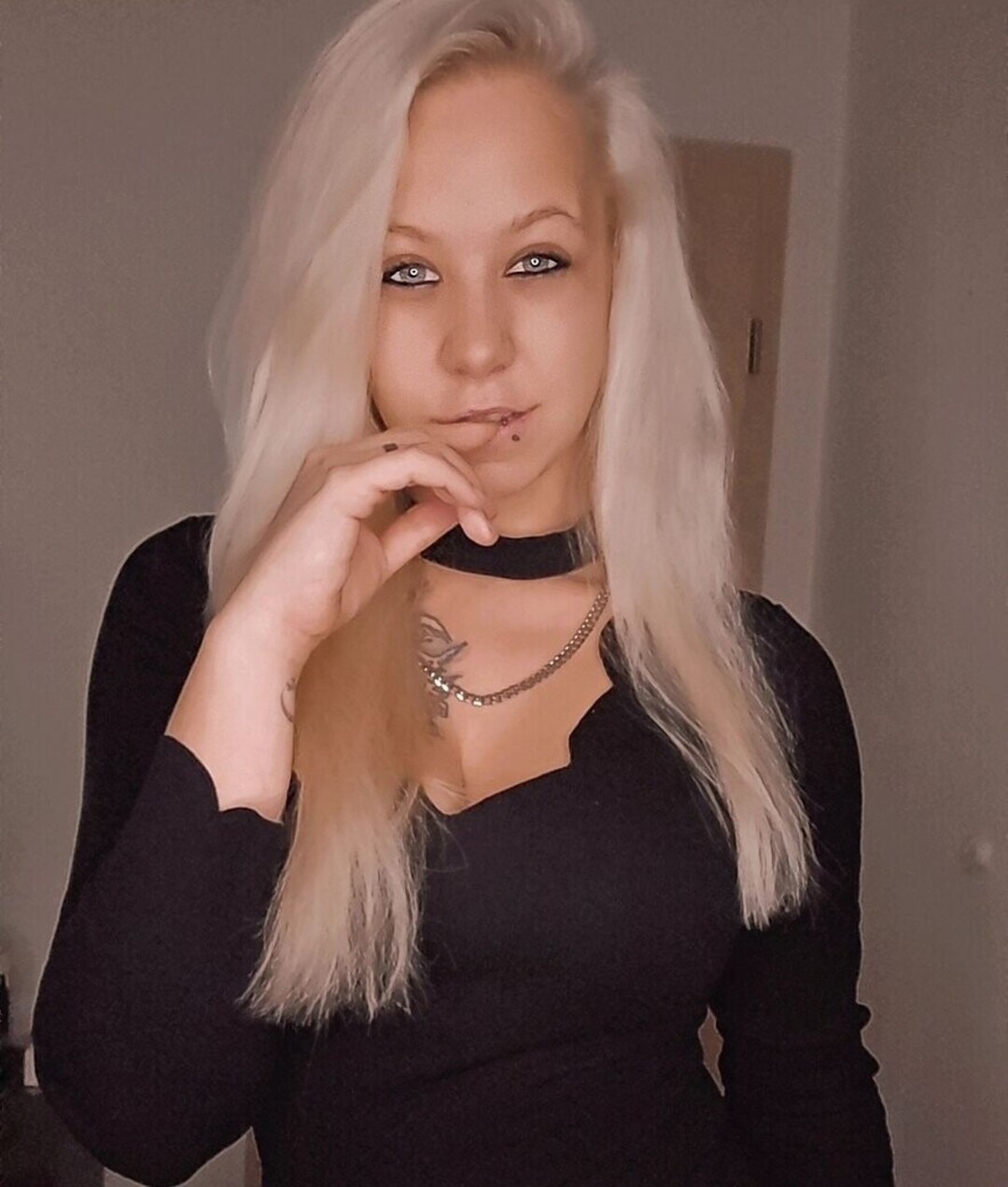 Eiskaltes Miststueck nackt exklusive galerie