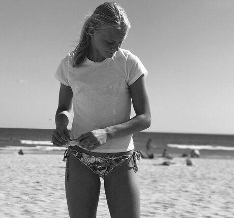 asiatische blondine nur fans exklusive erotische foto