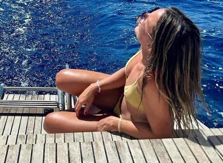 mollige emo-onlyfans nackt pornografische bild