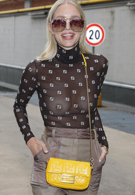 OOPS Deutsch erotische erwachsene bilder