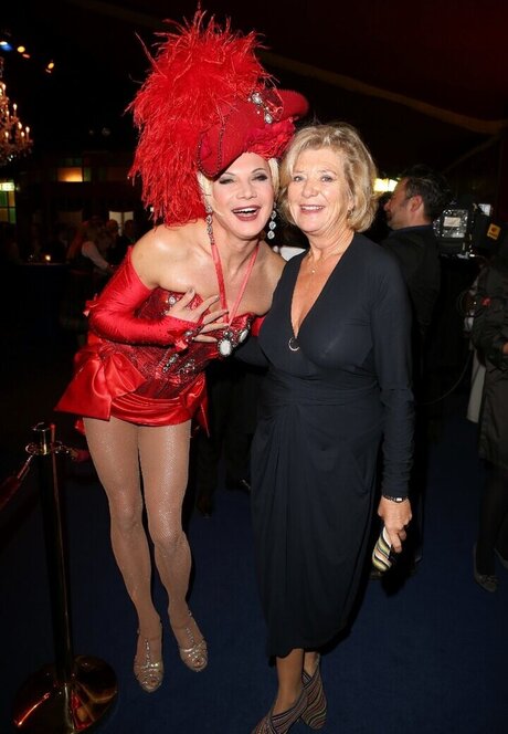 OOPS Deutsch top exklusive archiv