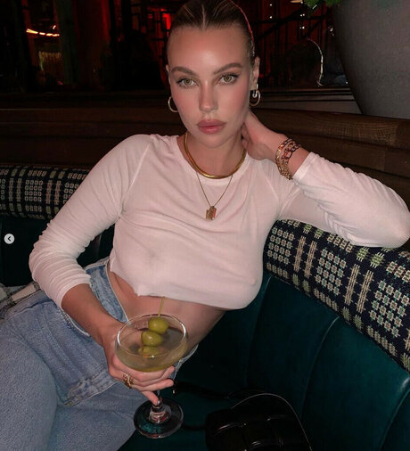 Emily Bishop sexy pornografische galerie