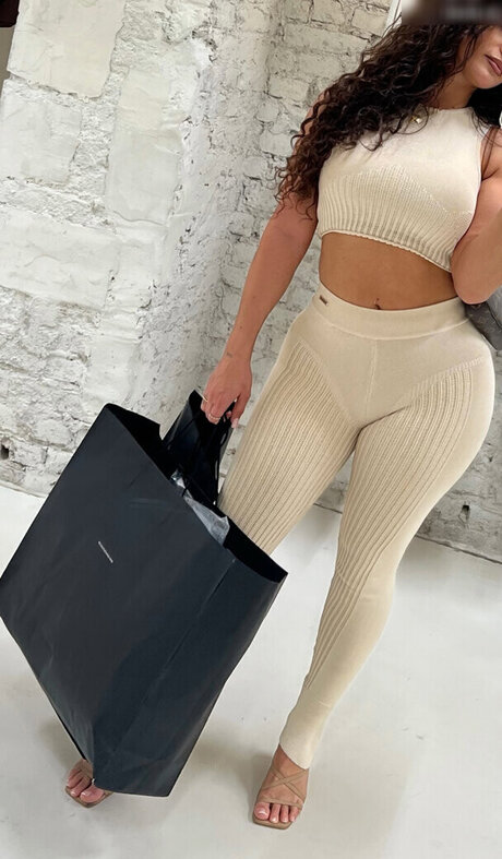 Jeje Lopes top exklusive foto