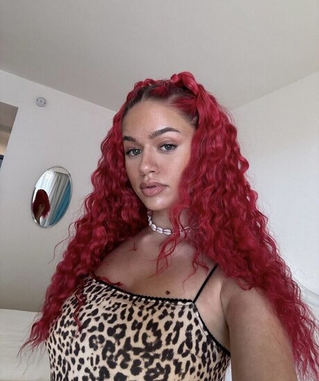 breite onlyfans hübsche pornografische fotos