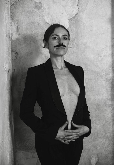 asiatische gilf-onlyfans erotische pornografische fotos