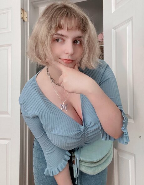 zierliche asiatische onlyfans freie galerie