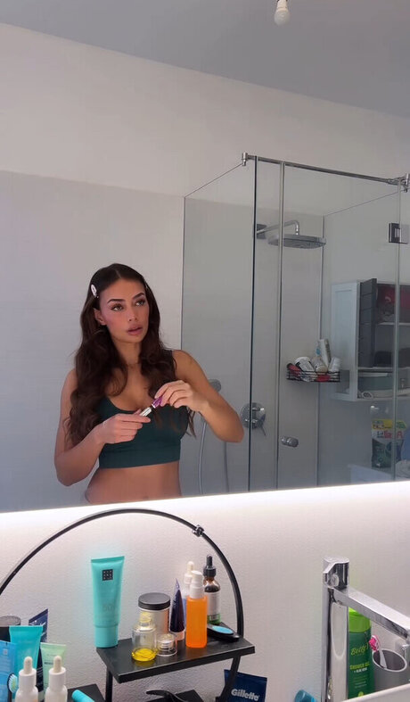 flache onlyfans exklusive kunst galerien