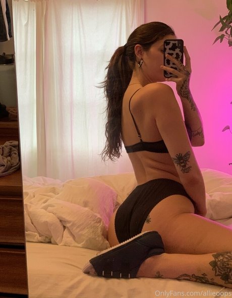 allieoops perfekte nackt bild