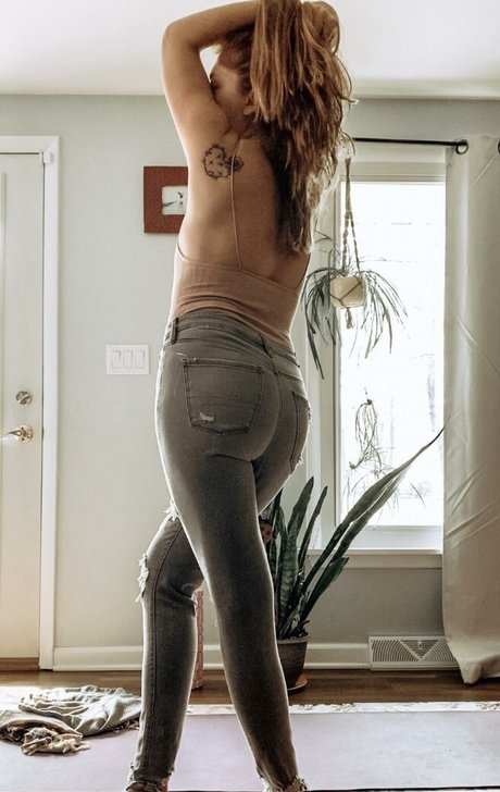 ButterflyYogaVIP hd sexy bild