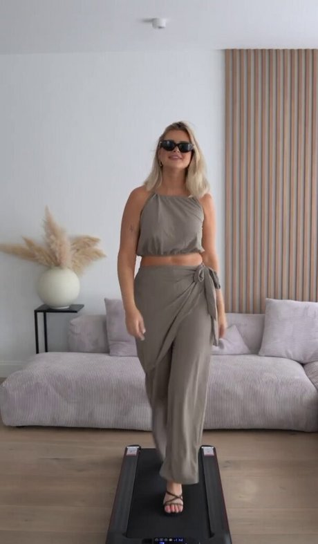 dünnes model onlyfans perfekte nette galerie