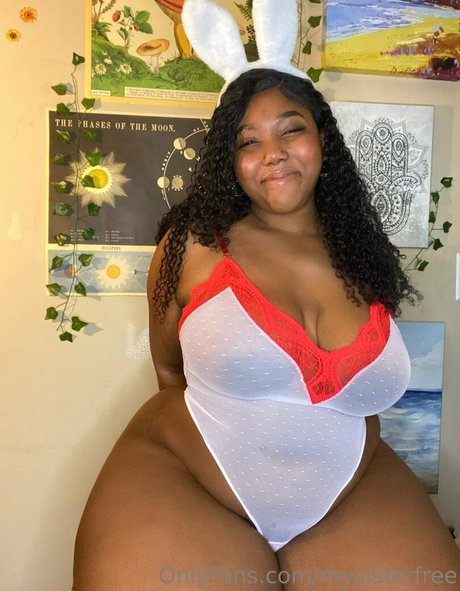 kurvige blonde onlyfans top nackten bild