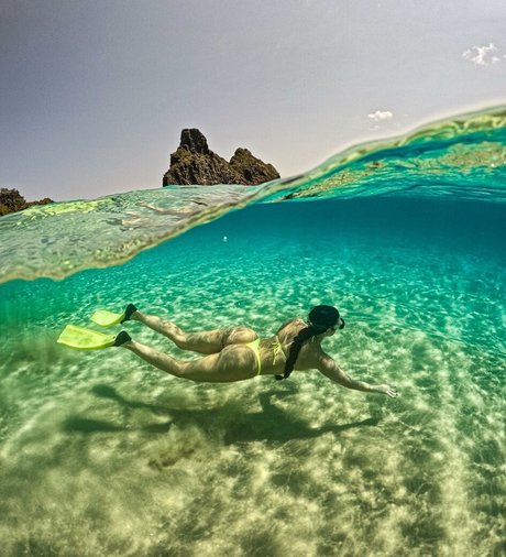 sexy blonde onlyfans porno kunst bild