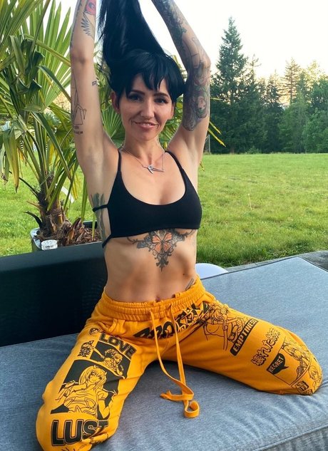 vollbusige rothaarige teen onlyfans perfekte hübsche galerien