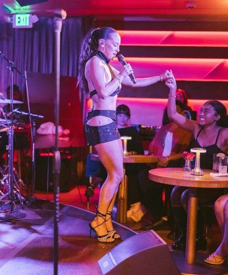 maetasworld nacktheit kunst galerie