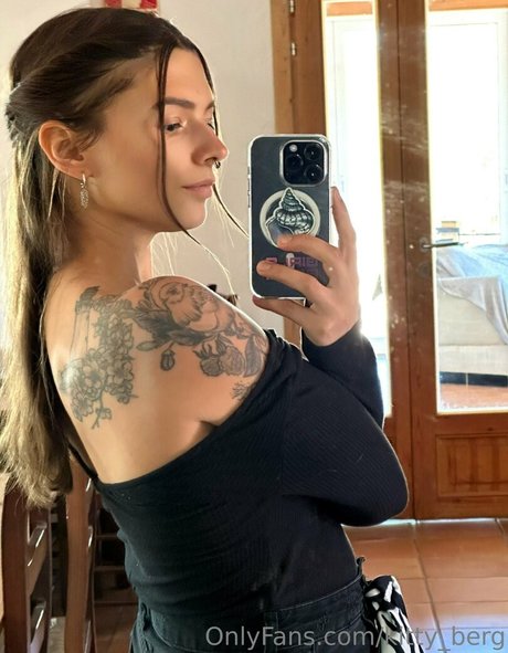 zierliche milf onlyfans kunst erotische galerien