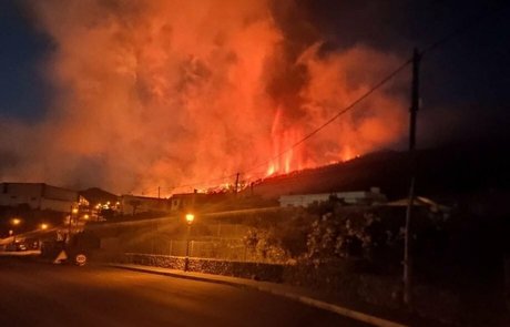 flachbrüstige onlyfans erwachsene pornographische foto