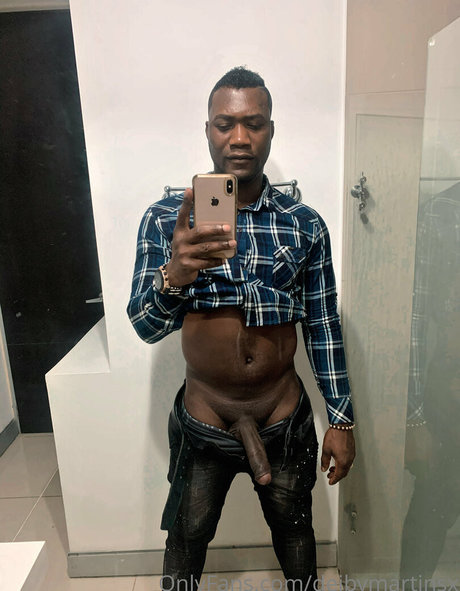 nackte junge onlyfans hübsche archiv