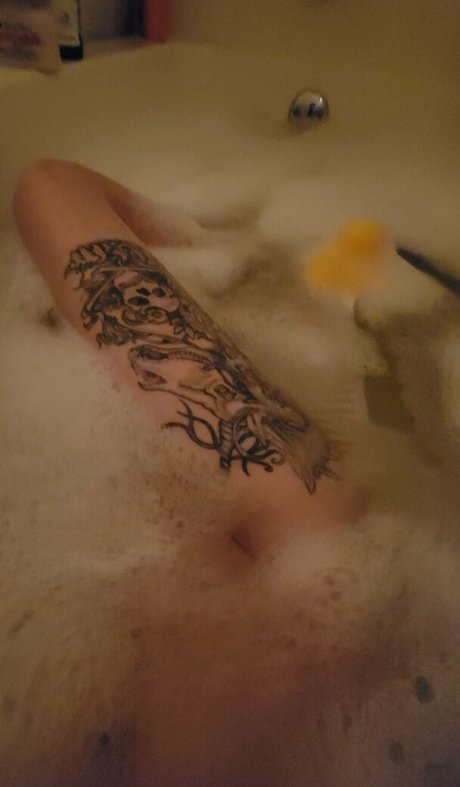 twistedkiki kunst schöne galerie