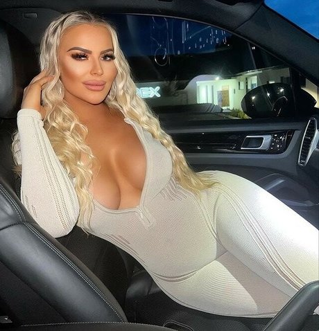 anfällige knochen-onlyfans erwachsene nackt galerie