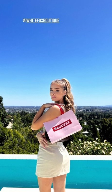 Brighton Sharbino nacktheit schöne bild