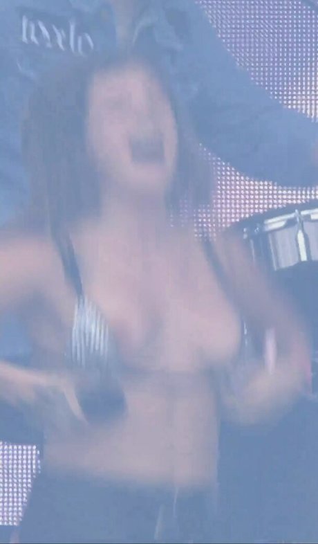 vollbusige onlyfans erwachsene xxx galerie