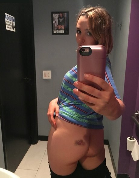 anfällige knochen-onlyfans nacktheit kunst archiv