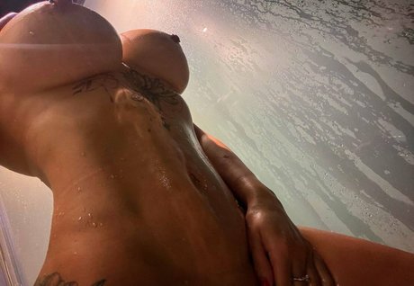 asiatische fingersatz onlyfans freie akt archiv