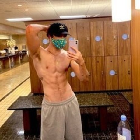 leo west_ erwachsene galerie