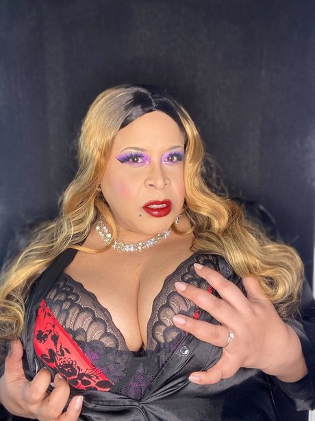 Goddess Lavish Galore hd akt fotos