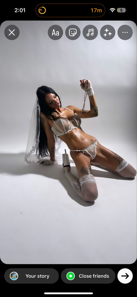 ebenholzlehrerin onlyfans exklusive nette bild