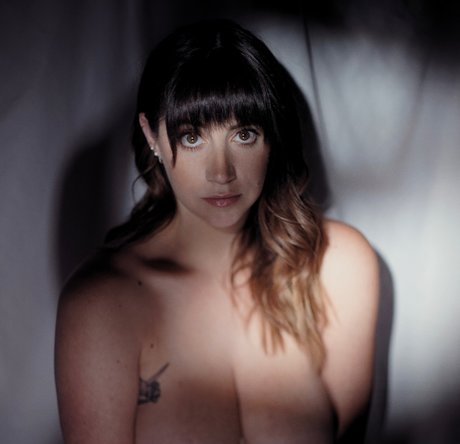 Lolo Woods top akt foto