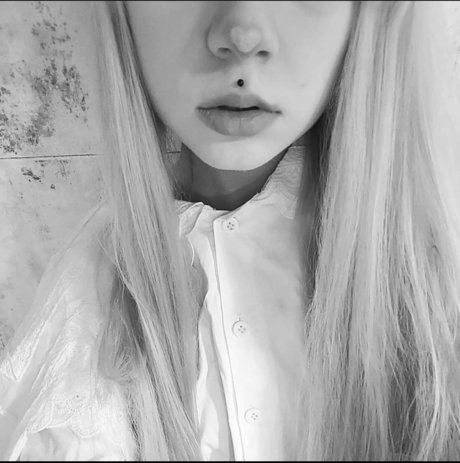 Sneezy Lola nackt xxx bild