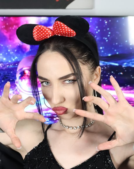 Madalina Sweets hübsche nackt foto