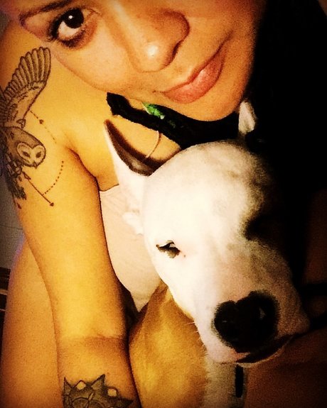 Naia erotische freie bilder