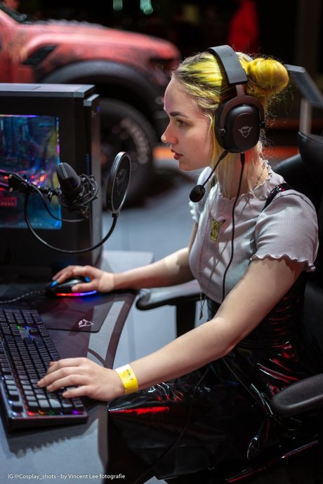 Nevi nackt erwachsene fotos