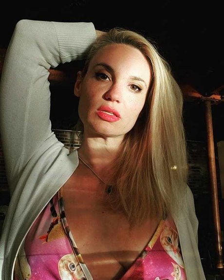 Aurora Newton exklusive pornostar galerie