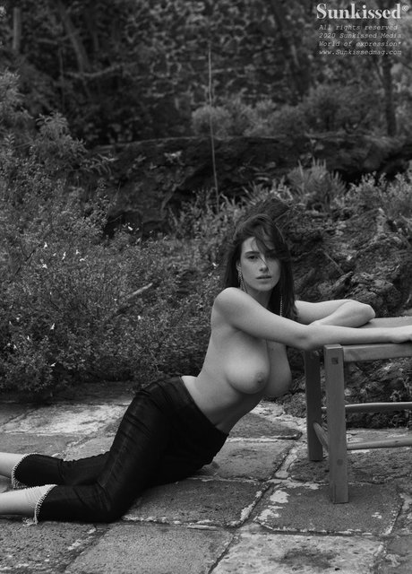 dünne schwarze teenager-onlyfans freie erotische bild