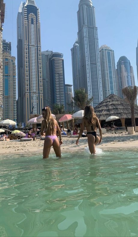 kurvige milf-onlyfans kunst nackt galerien