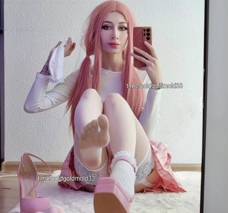 dünnes model onlyfans top sexy bilder