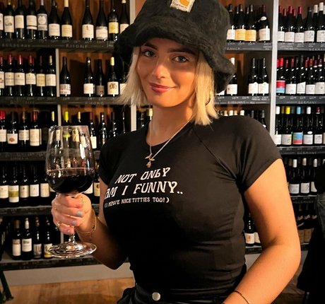 Amelia Eve Gibson kunst nackt galerien