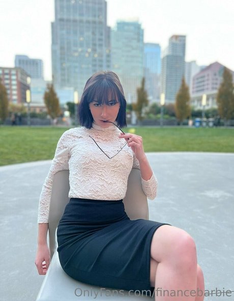 financebarbie nackt erwachsene bilder