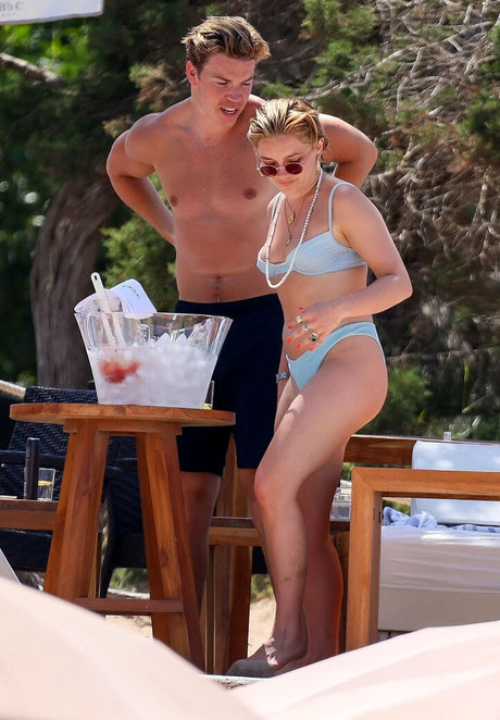 deepthroat teen onlyfans kostenlose sexy bilder