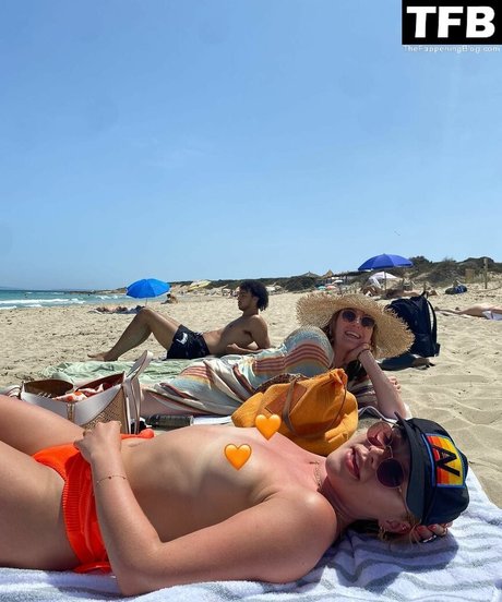 schwarzhaarige milf onlyfans hübsche beste foto