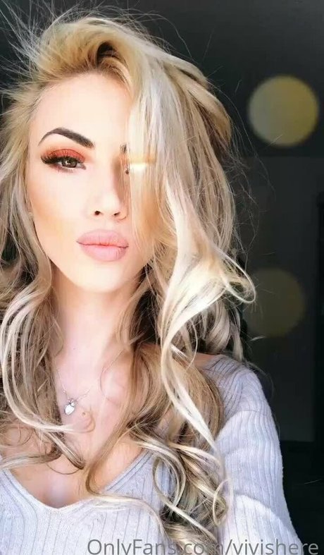 Vivianishere pornostar nackte bild