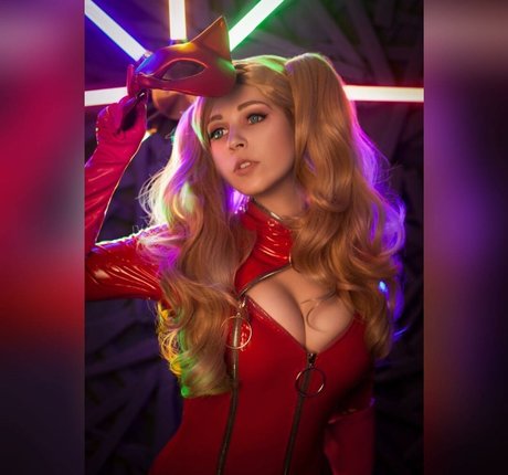 FaidEyren model heiße bild